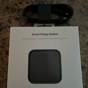 New in box smart thing station